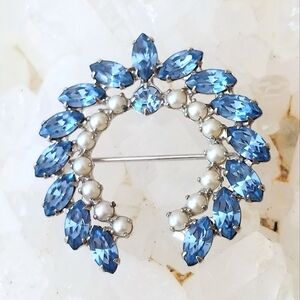 Beautiful Vintage B David Signed Rhinestone and Pearl Swag Brooch Pin